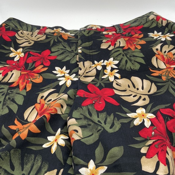 Chicos Design Hawaiian Tropical Leaf Capris Size 33.5 Inch Waist - Picture 2 of 7